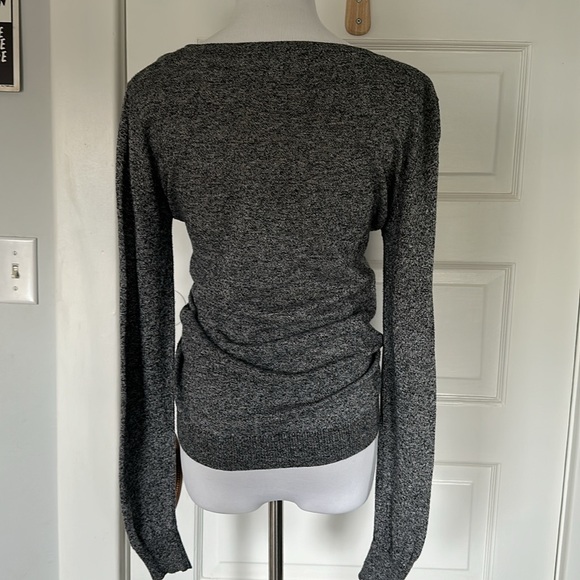 Active Basic Lightweight Grey Knit Vneck Sweater Size Small 100% Cotton - Picture 4 of 6